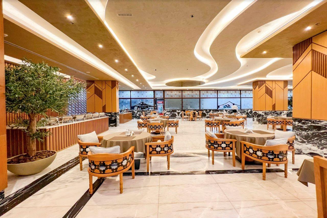 Luxe Grand Hotel Apartments Шарджа Экстерьер фото The restaurant